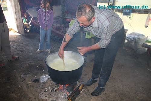 Die Milch wird gekocht