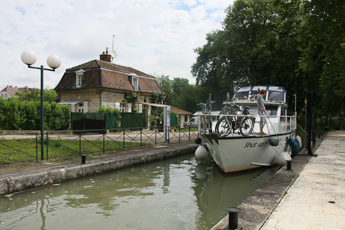 Die Shut up auf dem Rhein-Rhone-Kanal